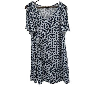 Roz Ali  1X Shift Dress Blue White geometric split sleeve Coastal Stretch beachy